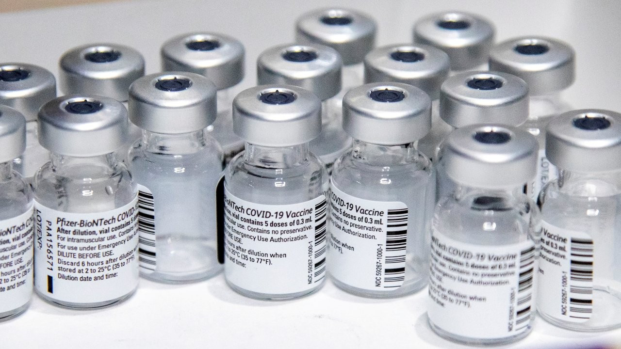 AB ile Pfizer/BioNTech arasında 1.8 milyar dozluk aşı anlaşması imzalandı