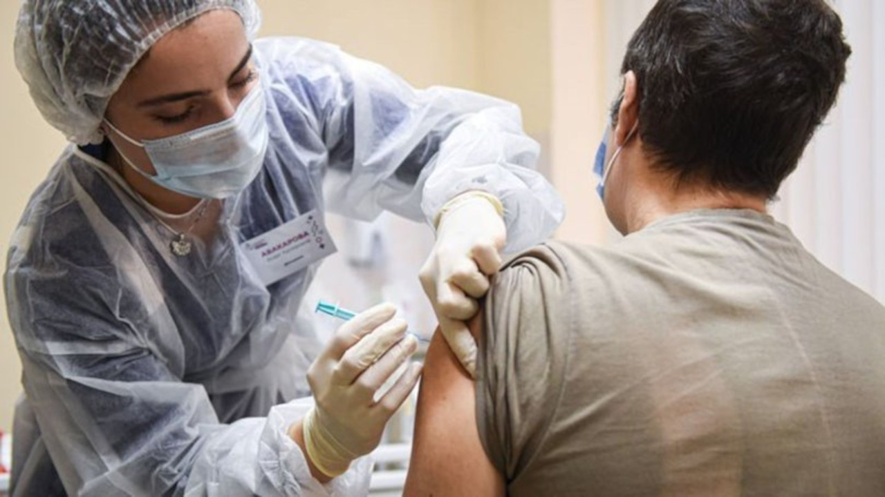 Dr. Savaşçı: Aşıların yan etkisi 2 günden fazla sürerse test yaptırın