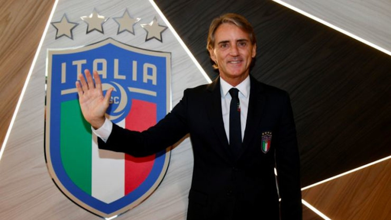 Roberto Mancini, 5 yıl daha İtalya Milli Takımı'nın başında