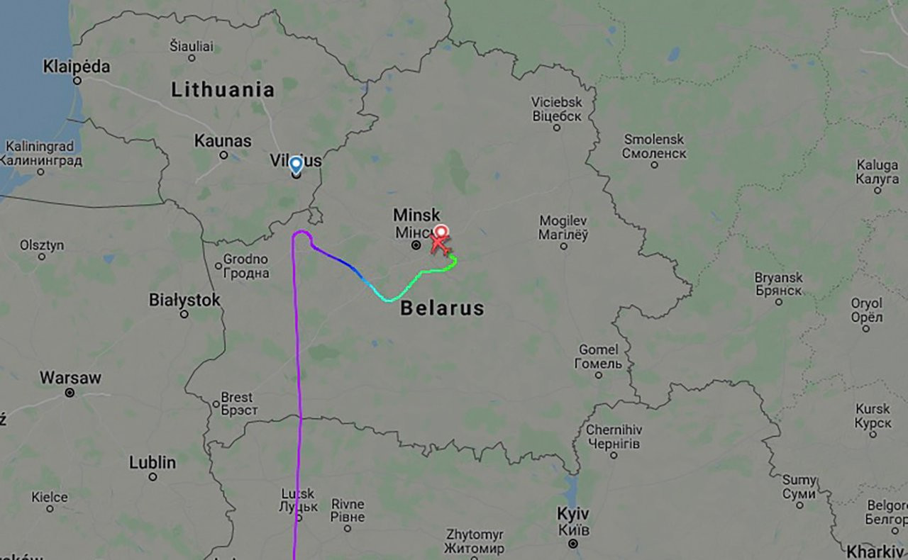 Ryanair uçağının rotası, Litvanya sınırını geçmeden hemen önce değiştirilmişti.