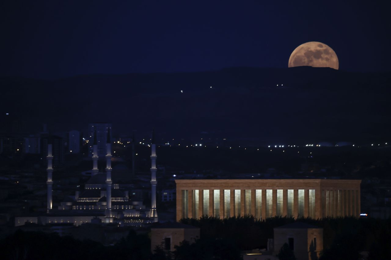 Türkiye'nin dört bir yanından 'Süper Ay' manzaraları - Sayfa 1