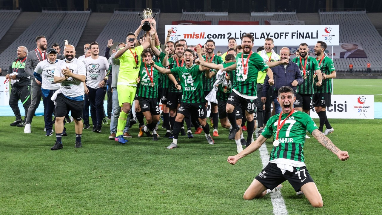 Kocaelispor, 11 yıl sonra TFF 1. Lig'e yükseldi