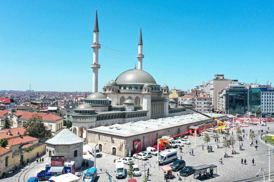 Taksim Cami ibadete açıldı - Sayfa 2