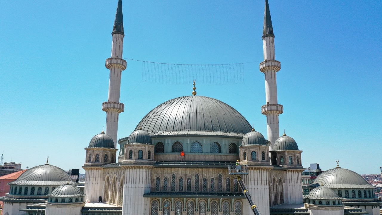 Taksim Cami ibadete açıldı