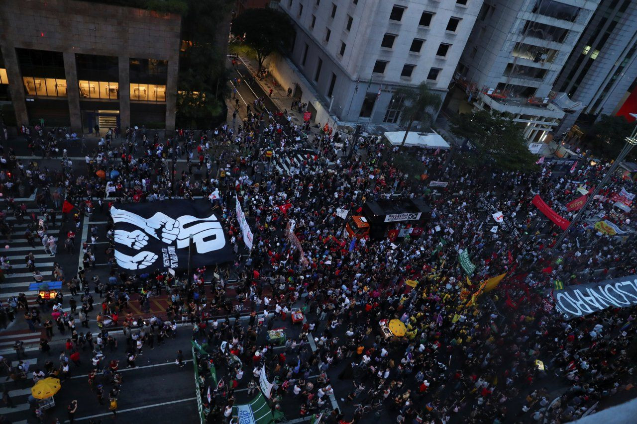 Brezilya Bolsonaro'ya karşı ayakta: 'Hükümeti virüsten daha tehlikeli' - Sayfa 7