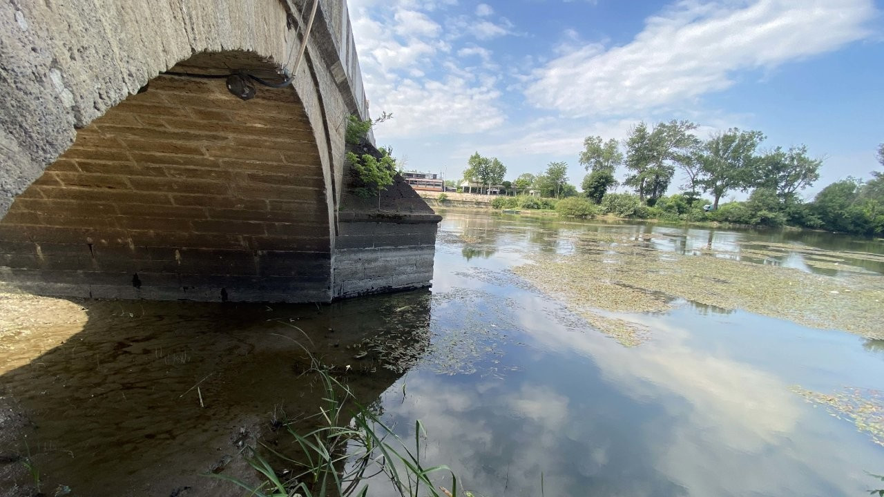 Tunca Nehri'ni kuraklık vurdu: Su seviyesi 30 santimetreye düştü