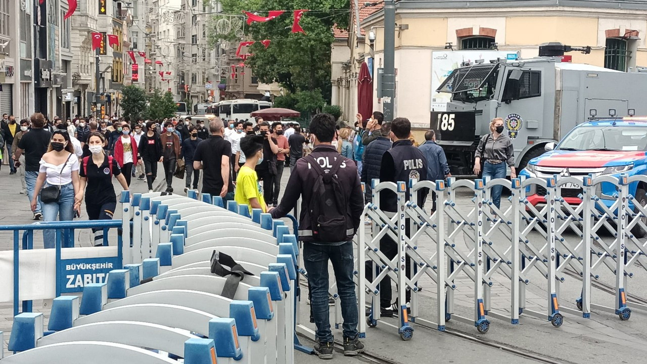 Taksim'de 'Gezi' alarmı: Meydan ve metro kapatıldı