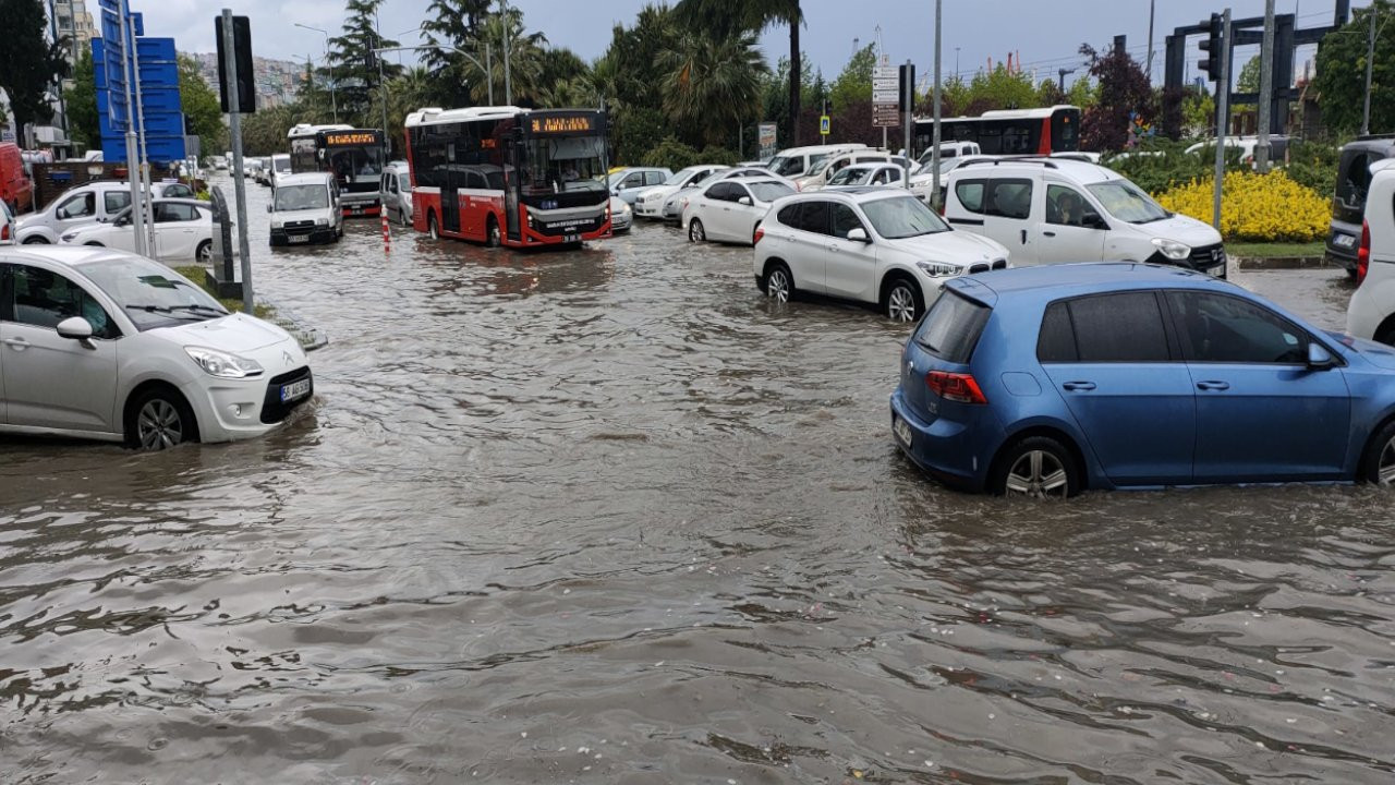 Samsun’da sağanak yağış sele sebep oldu