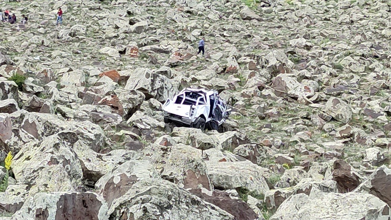 Kars'ta keşif yolunda kaza: 1'i asker 4 ölü, 1 yaralı