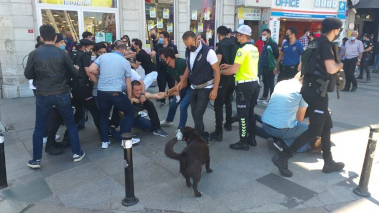 Taksim'de 'Mafya-çete devletine hayır' eyleminde 26 gözaltı