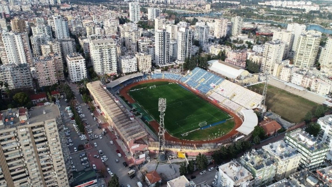 Adana 5 Ocak Stadyumu hurda karşılığı yıkılacak