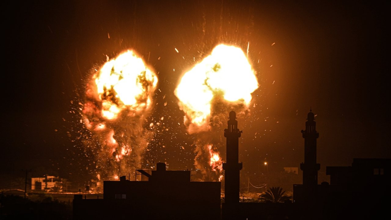 İsrail, ateşkesten bu yana ilk kez Gazze'ye hava saldırısı düzenledi