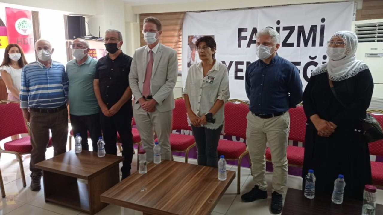 AB Büyükelçisi Landrut İzmir'de HDP'yi ziyaret etti