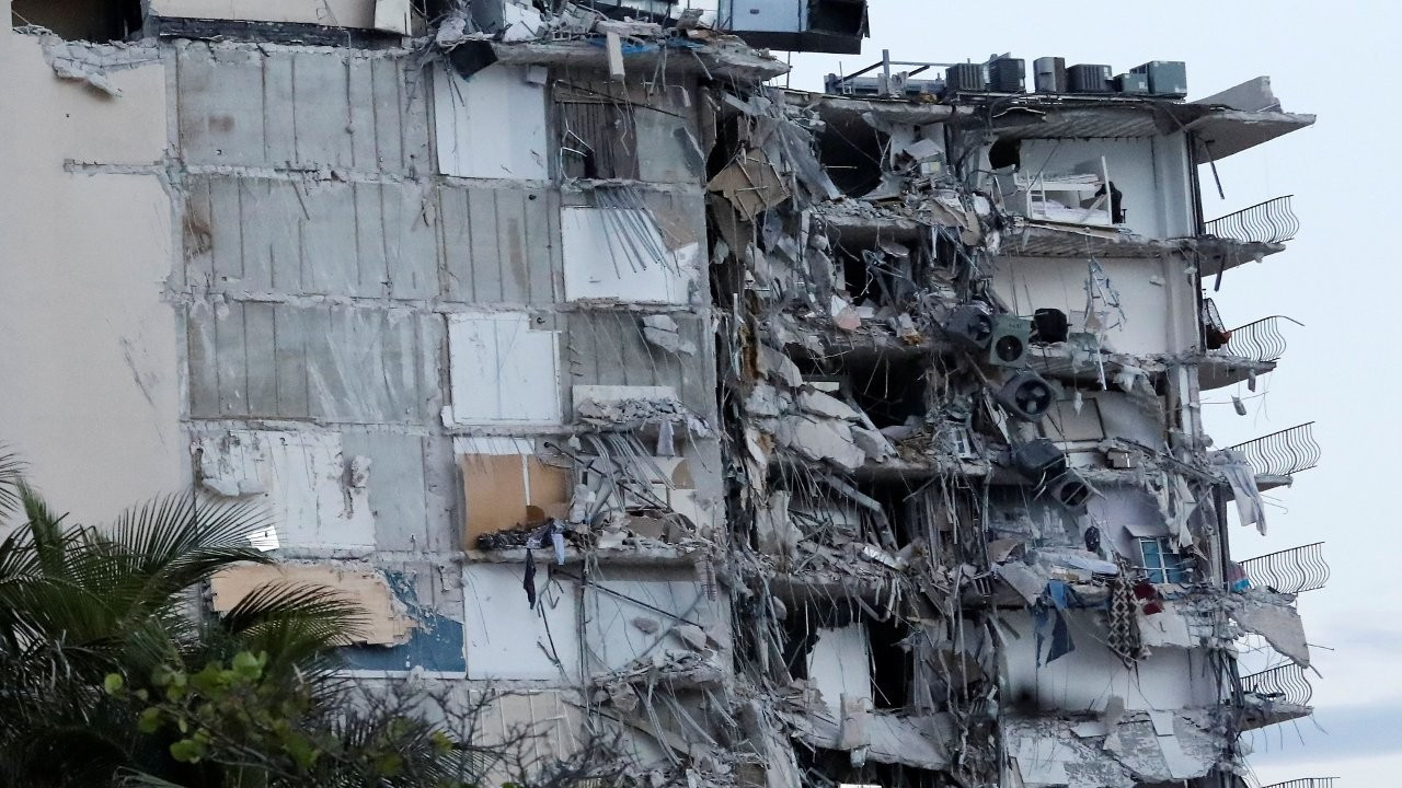 Miami'de 12 katlı bina çöktü: En az bir ölü, 10 yaralı