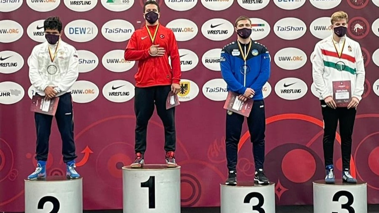 Avrupa Gençler Güreş Şampiyonası'nda Polatçı, altın madalya kazandı