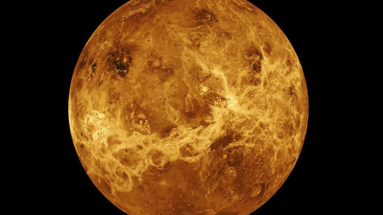 Venüs’te olası yaşam: Yeni bir organizma türüne işaret ediliyor