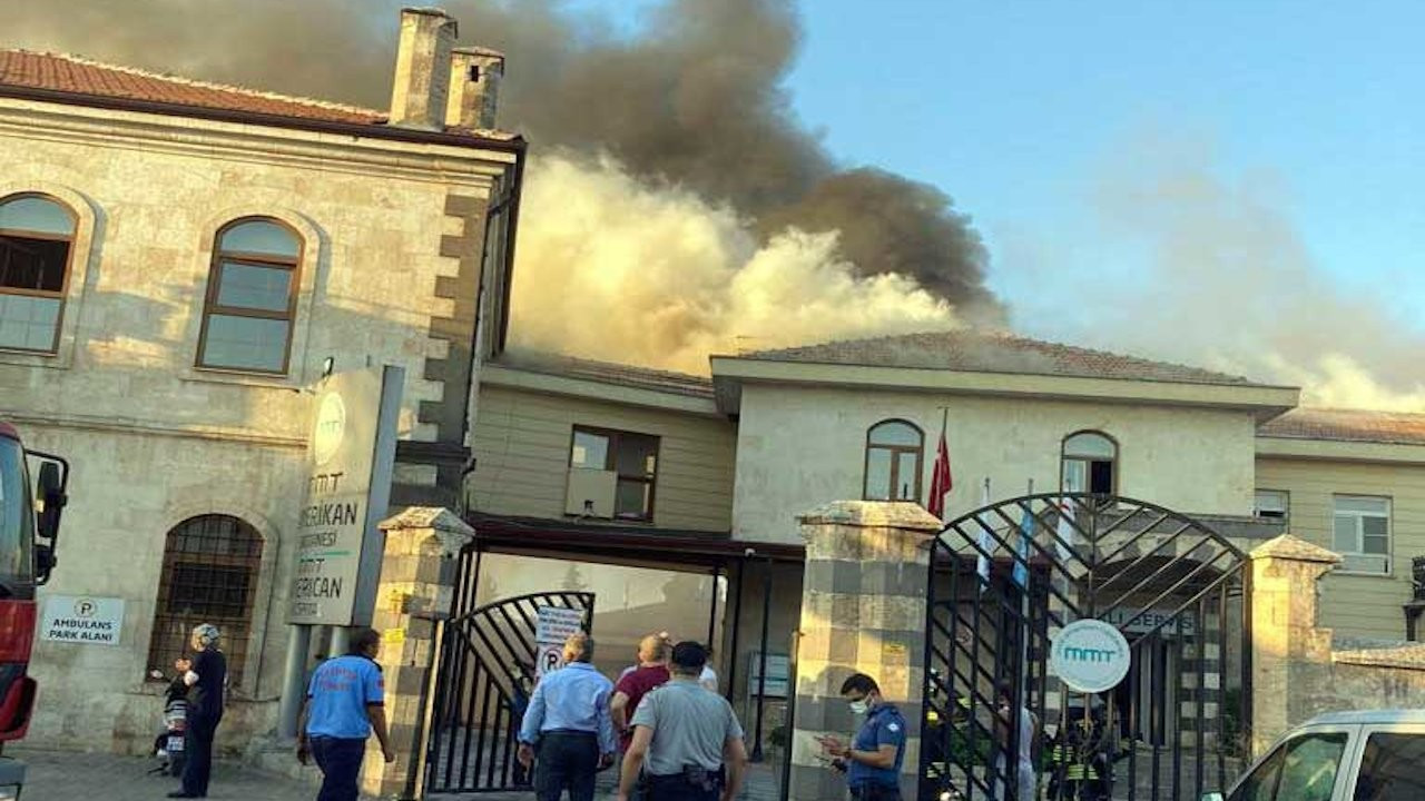 Özel hastanede yangın: Hastalar tahliye edildi