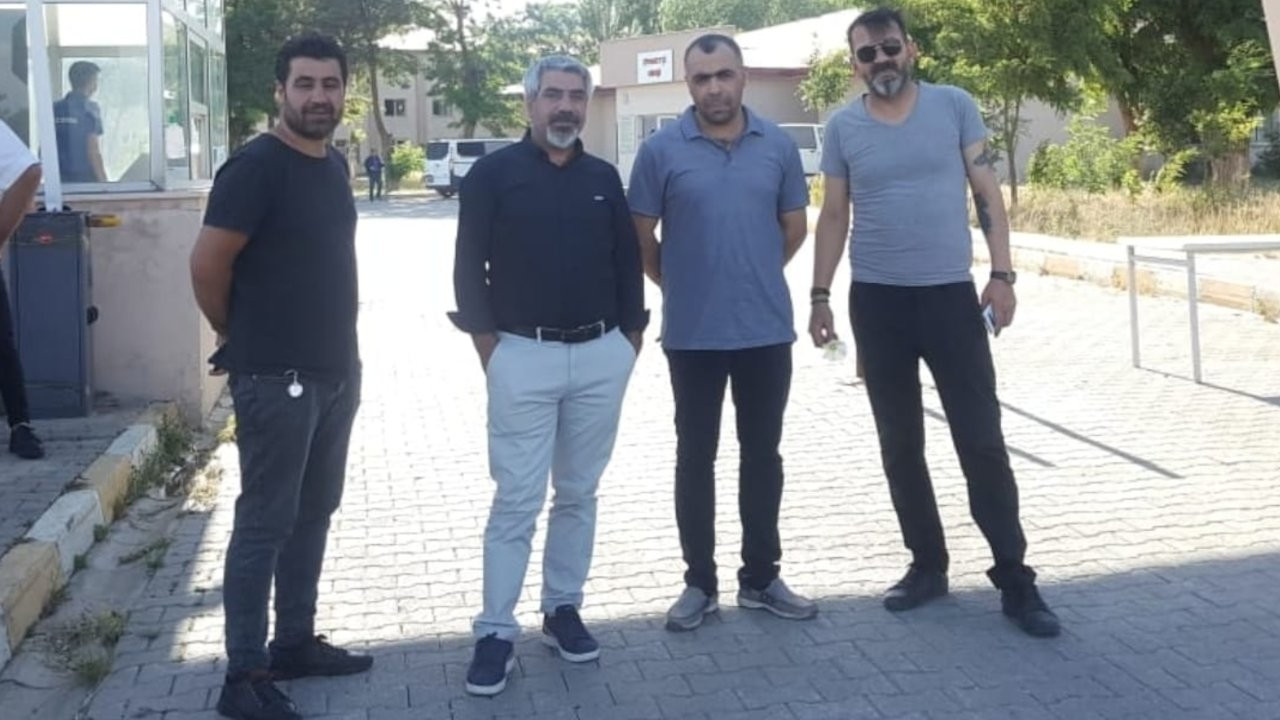 Gazeteci Sinan Aygül tahliye edildi