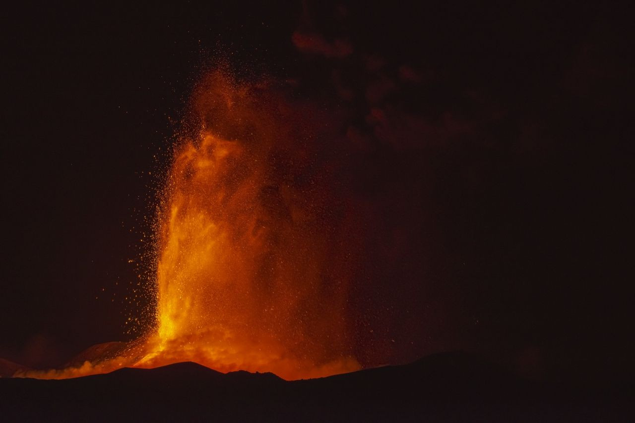 Etna Yanardağı yeniden lav püskürtmeye başladı - Sayfa 3