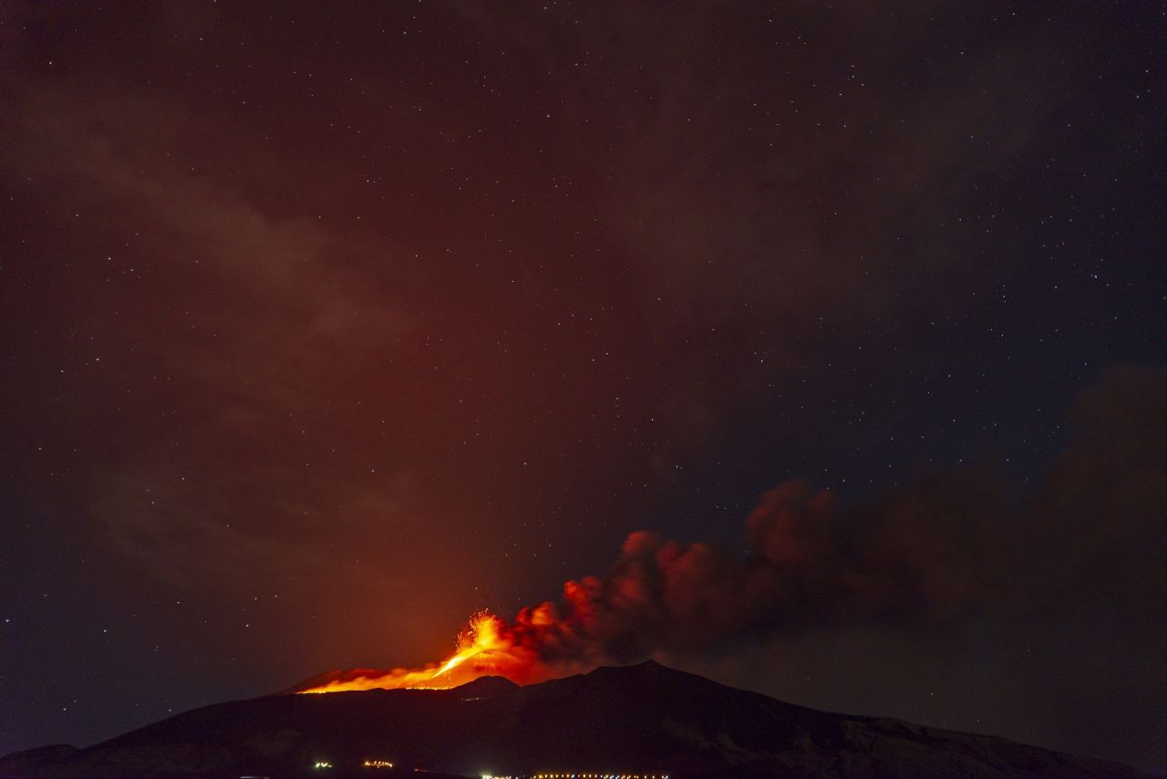 Etna Yanardağı yeniden lav püskürtmeye başladı - Sayfa 4