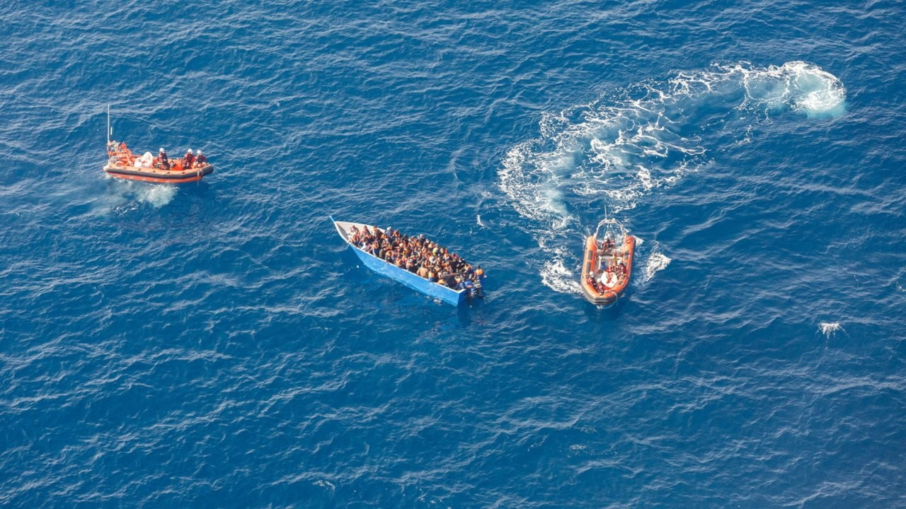 Sea Watch: Libya sahil güvenliği mülteci teknesine ateş açtı