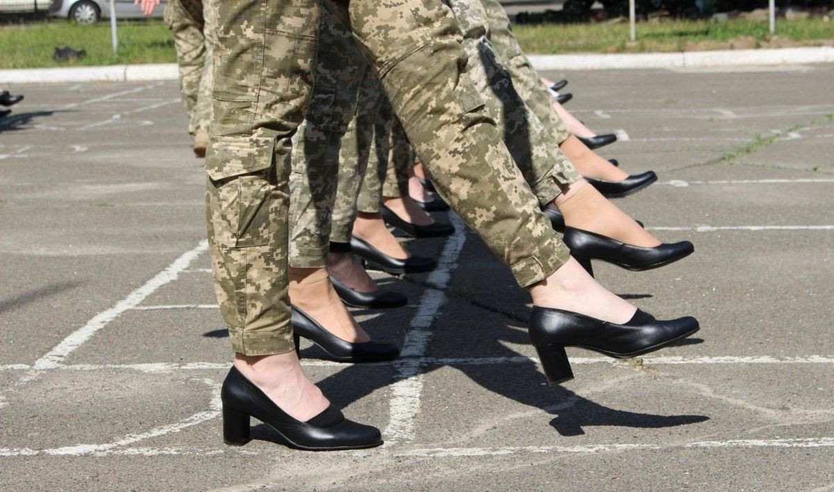 Ukrayna'da kadın askerler topukluyla yürütüldü: Aptalca bir fikir - Sayfa 2