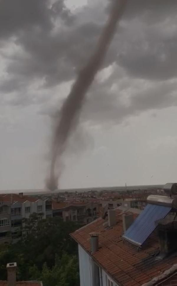 Ankara'da hortum paniği - Sayfa 1