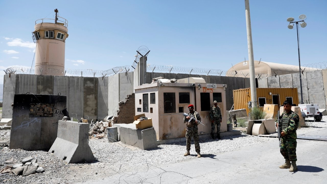 Taliban: Afganistan'da kalan askerler işgalci güç muamelesi görecek