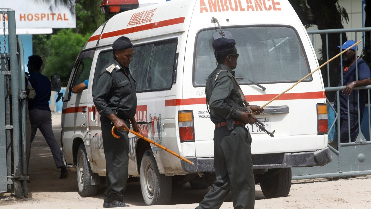 Somali'de polis konvoyuna bombalı saldırı: En az 8 ölü