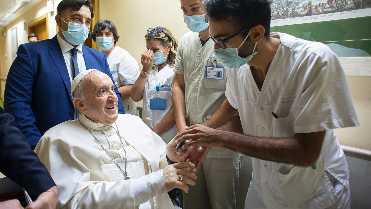 Vatikan: Papa, en kısa zamanda hastaneden ayrılacak
