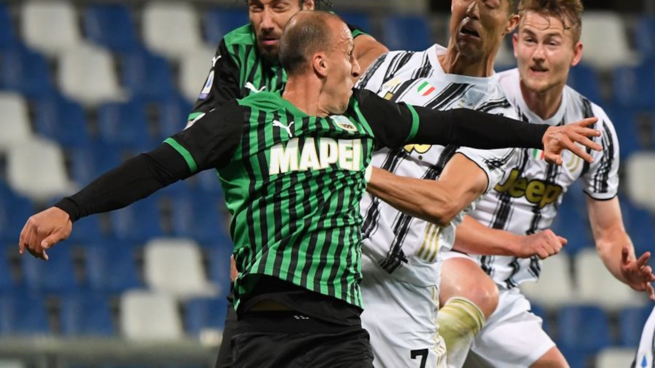 İtalya'da futbol takımlarının yeşil forma giymesi yasaklandı