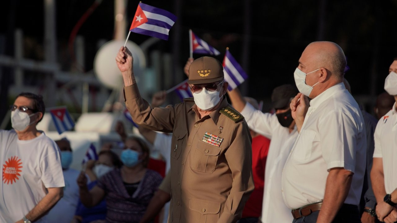 Küba'da Castro'nun katılımıyla ABD ambargosuna karşı miting