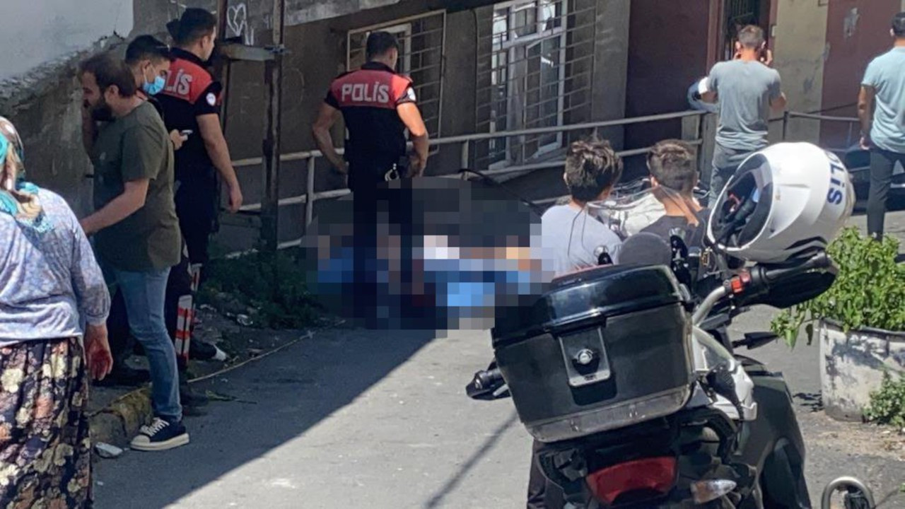 Beyoğlu'nda silahlı çatışmada 3 kişi öldü