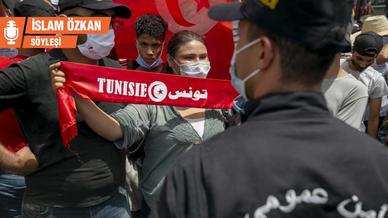 'Tunus'ta yaşananların nedeni halkın siyasi partilere güvensizliği'