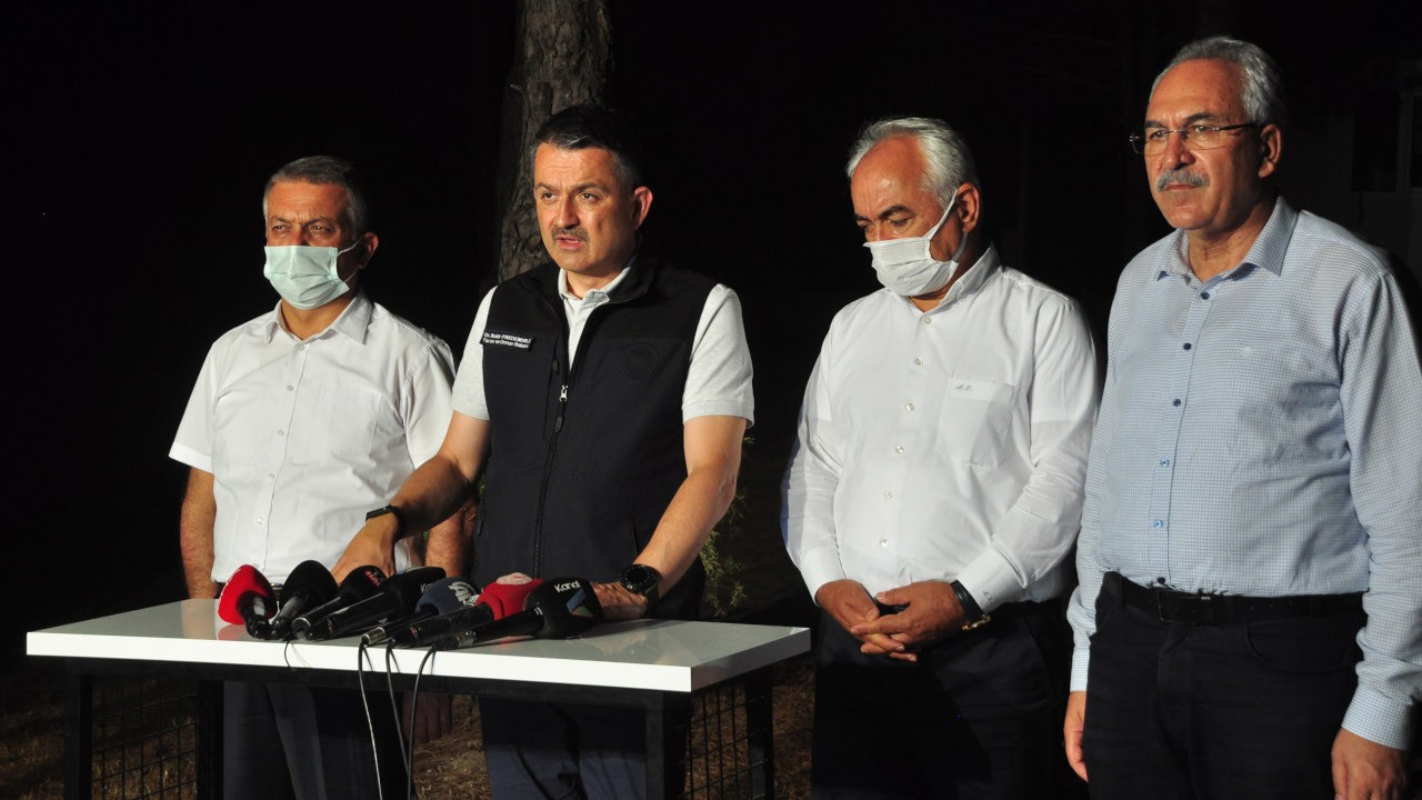 Pakdemirli: Manavgat'ta yangından etkilenen alan 600 hektar demiştik, en az 4 katına çıkacağını görüyoruz'