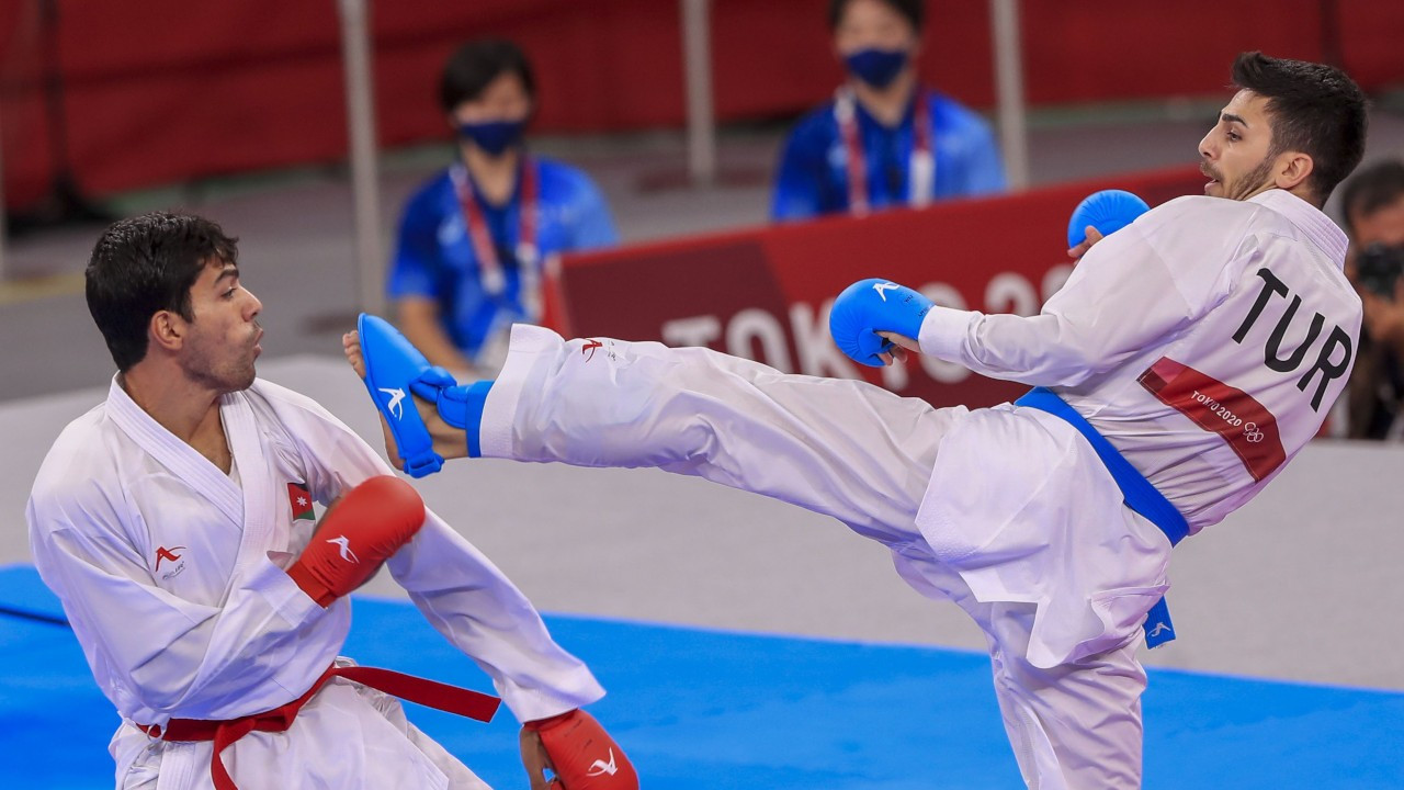 Karatede Eray Şamdan gümüş madalya kazandı