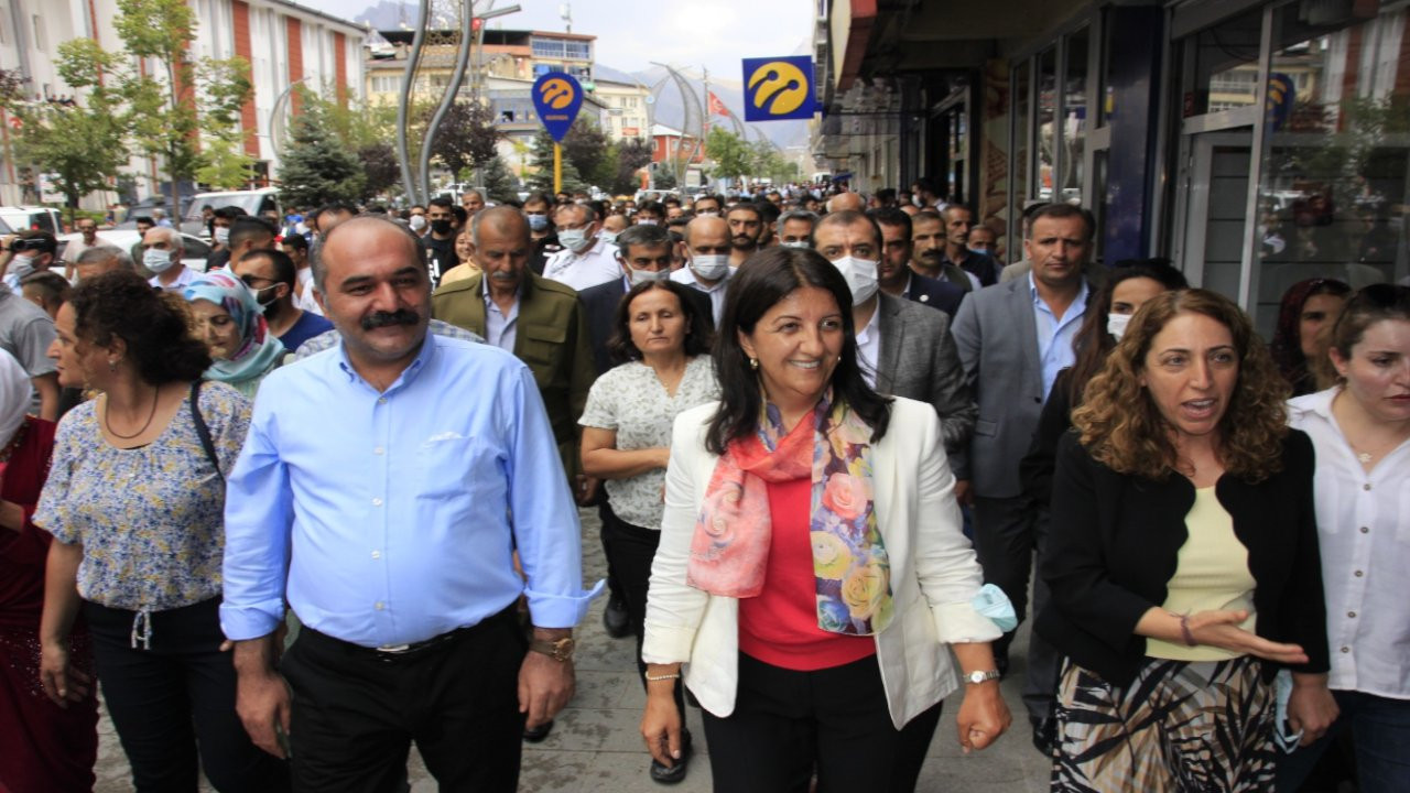 HDP Hakkari ziyareti: Polis slogan atılmasına izin vermedi