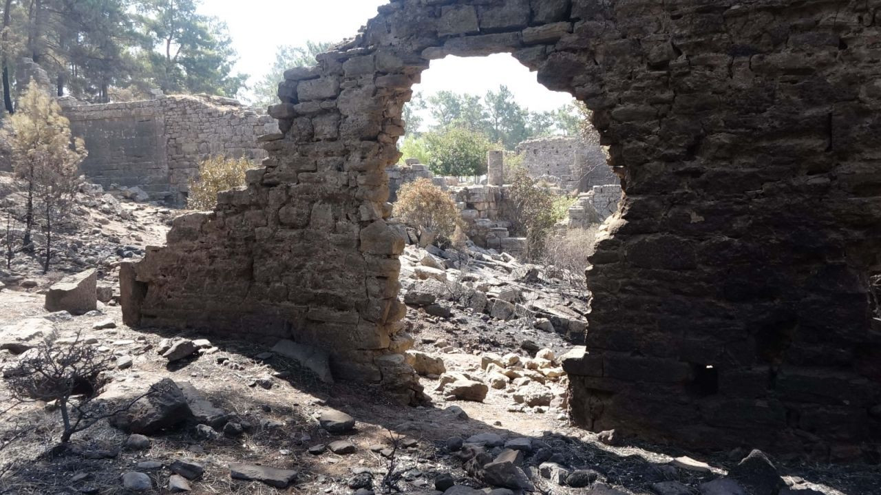 Manavgat'taki yangında Lyrbe Antik Kenti de yandı - Sayfa 4