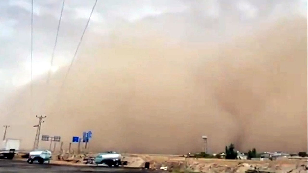 Mardin'de toz fırtınası