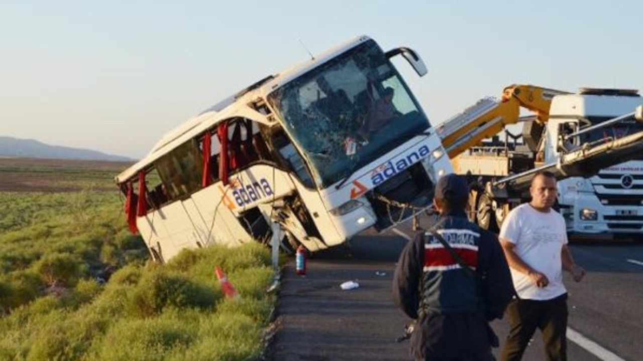 Otobüs kazaları: Erzurum'a kadar 3 ehliyet değiştirip giden şoför var