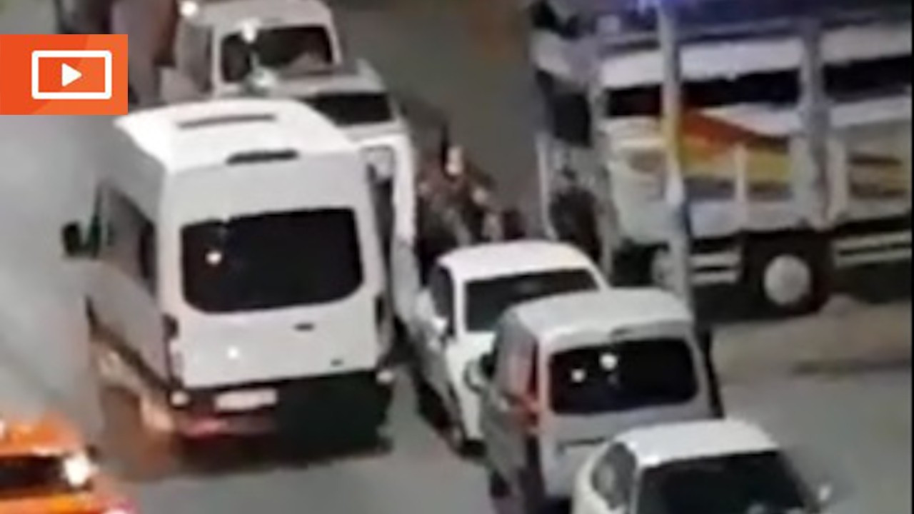 Sultangazi'de sokağa göçmenleri bırakan sürücü: Bir şey olmaz