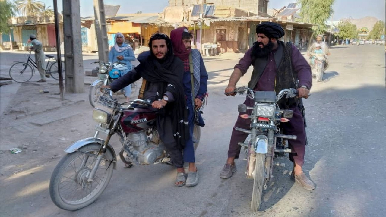 Taliban Kabil'e 150 kilometre uzaklıktaki Gazne'yi de ele geçirdi