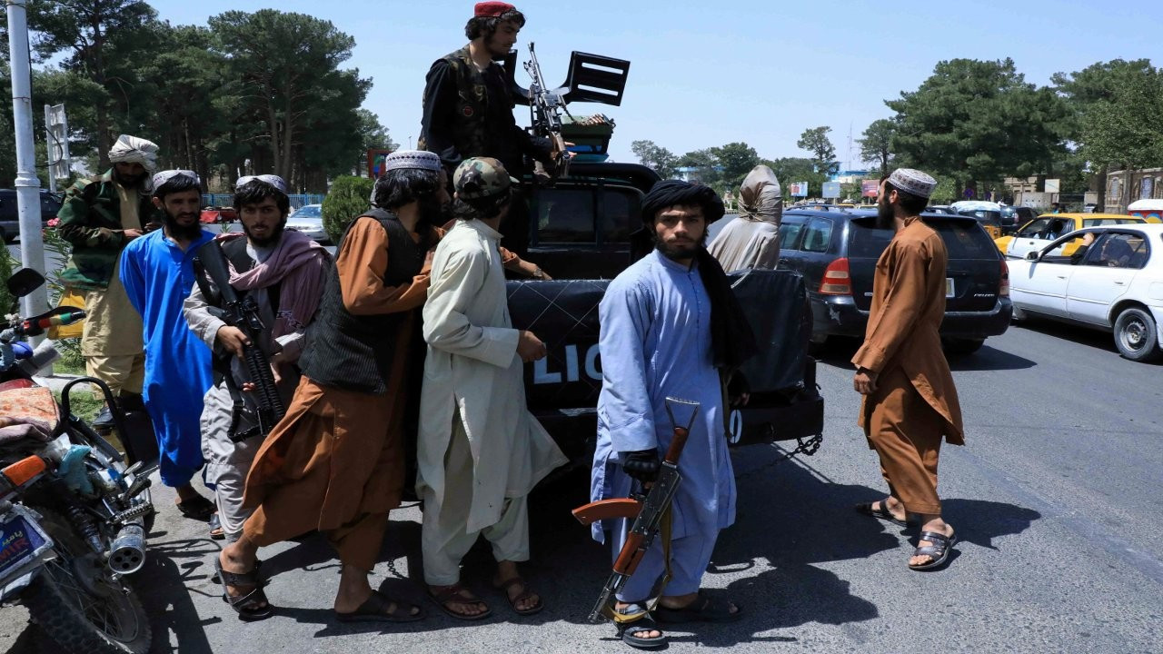 Afganistan'da Kabil hariç tüm kilit kentler Taliban kontrolüne geçti