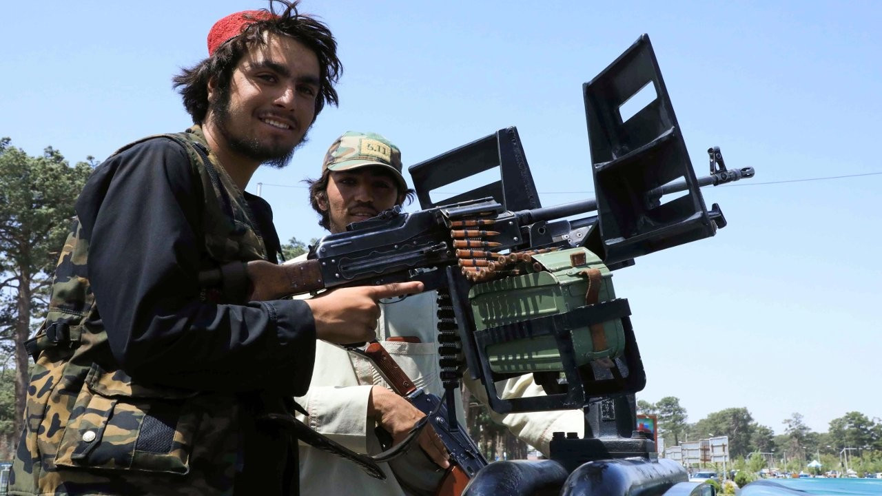 Afganistan İçişleri Bakanlığı: Taliban Kabil'e her yönden girmeye başladı