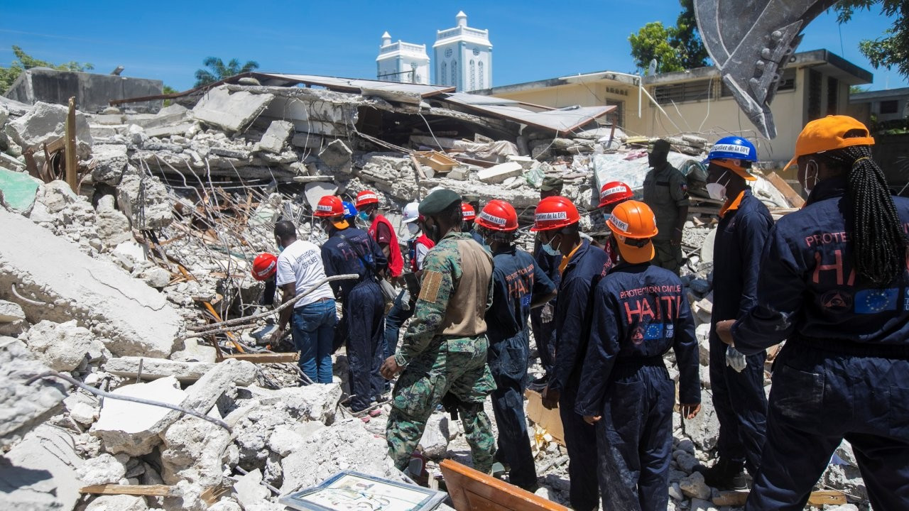 Haiti'deki depremde ölü sayısı 1297'ye yükseldi