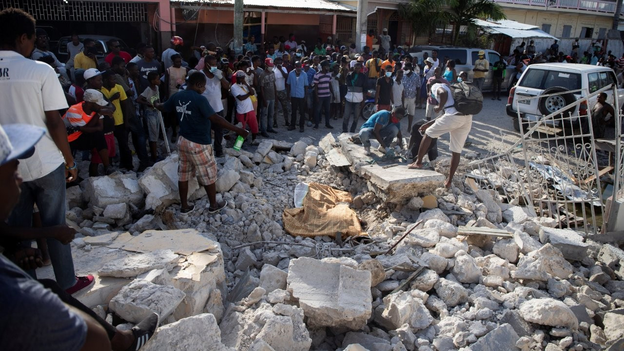 Haiti'deki depremde ölenlerin sayısı 1419'a yükseldi