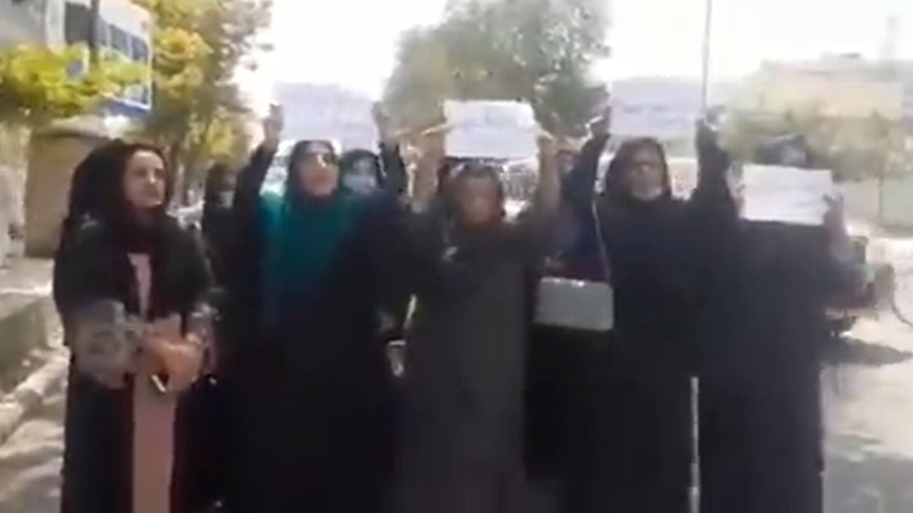 Afgan kadınlardan eylem: Çalışmak, eğitim ve siyasi katılım hakkımız