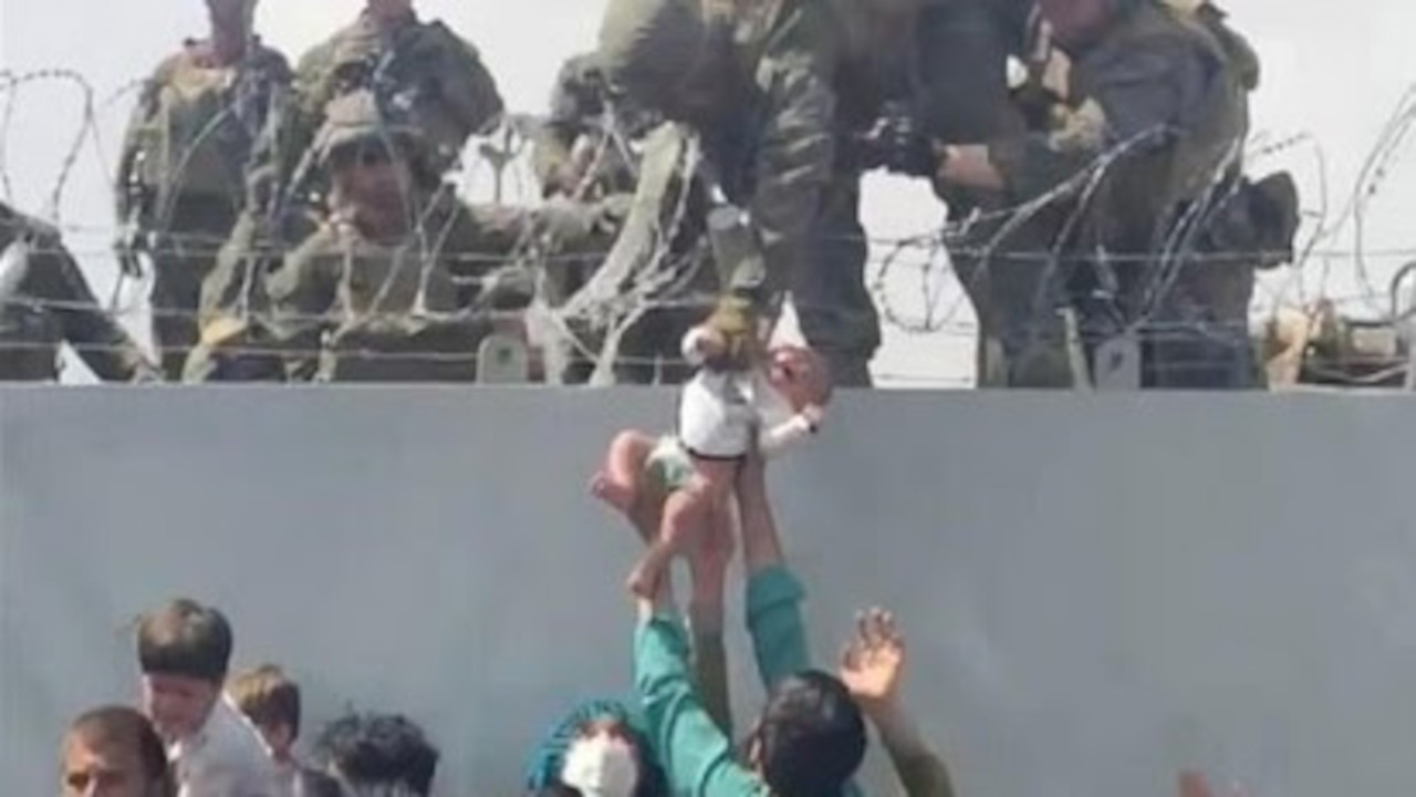 Pentagon'dan Afgan bebek açıklaması: Tedavi edilip babasına verildi
