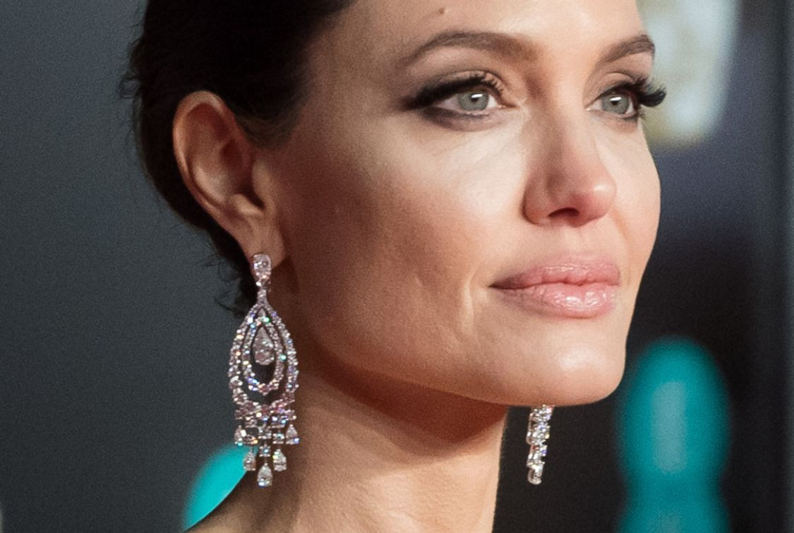 Angelina Jolie rekor kırdı: 1 saatte 1.7 milyon takipçi - Sayfa 3