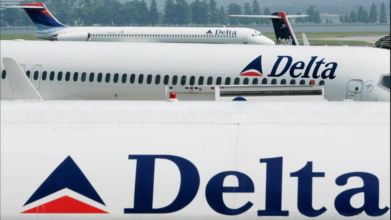 Delta Havayolları, aşı yaptırmayan çalışanlarından ayda 200 dolar alacak